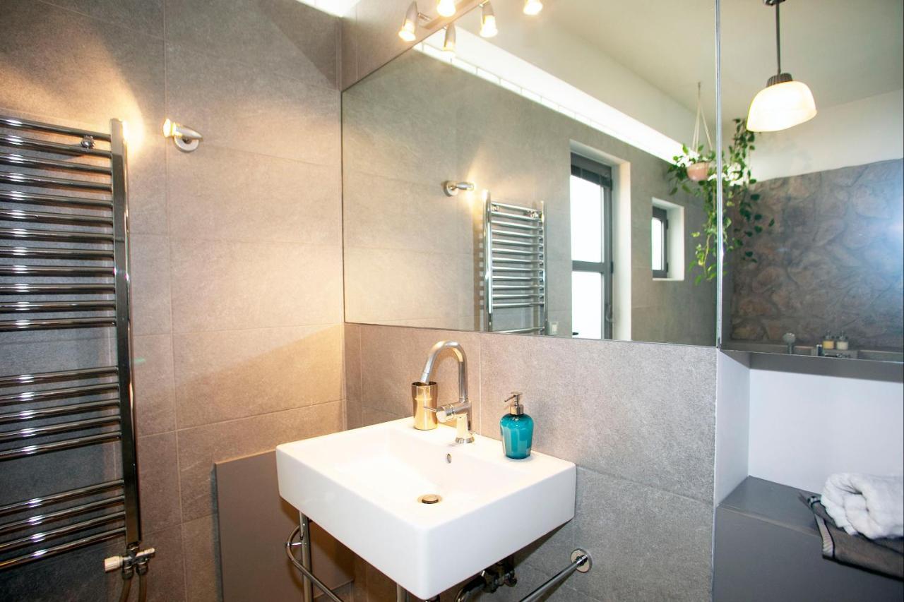 Spacious Suite With Luxury Bath Athens Exterior photo